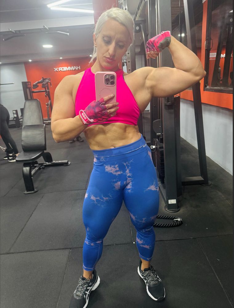 kylamuscleempress